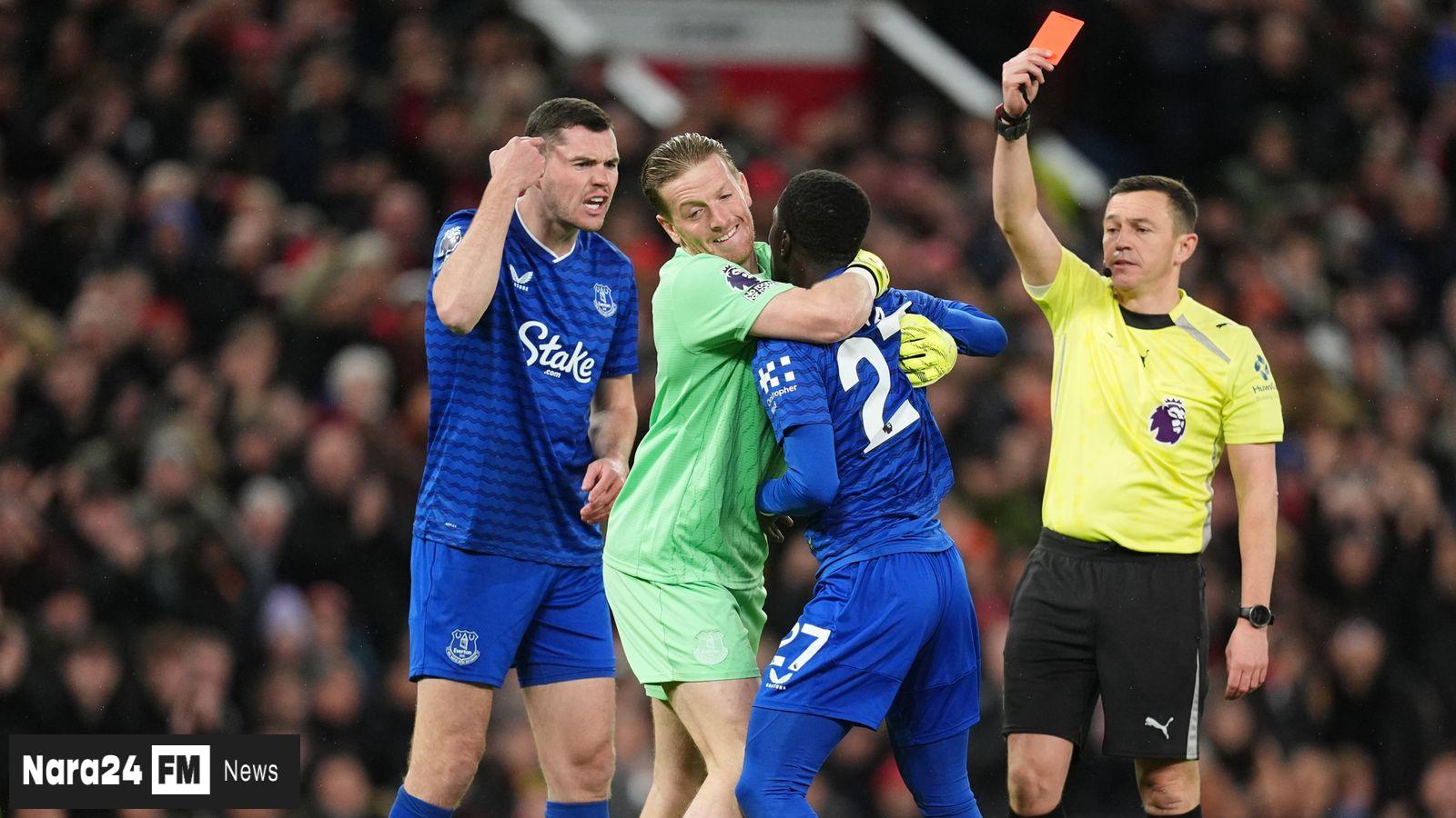 Everton's Gueye Makes Premier League History With Bizarre Red Card Incident